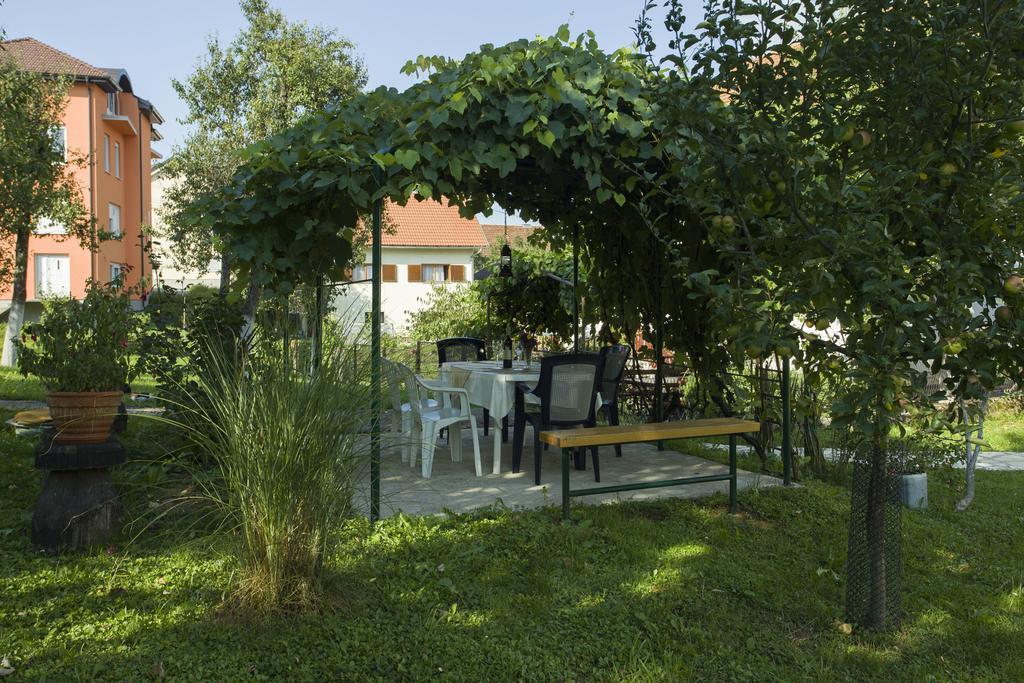 Apartment Garden Slunj Quarto foto